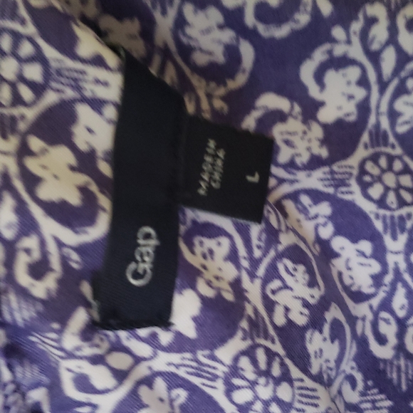 Top. - Picture 3 of 3